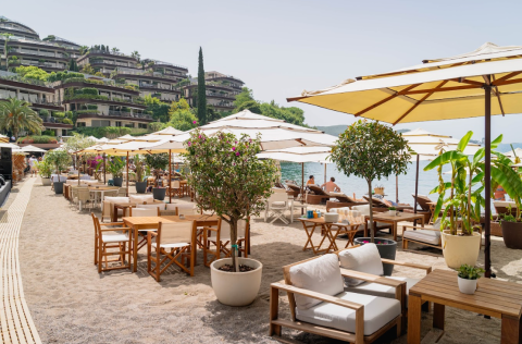 Dukley Beach & Bar Opens the Season with a Burger Festival for the May Day Holidays